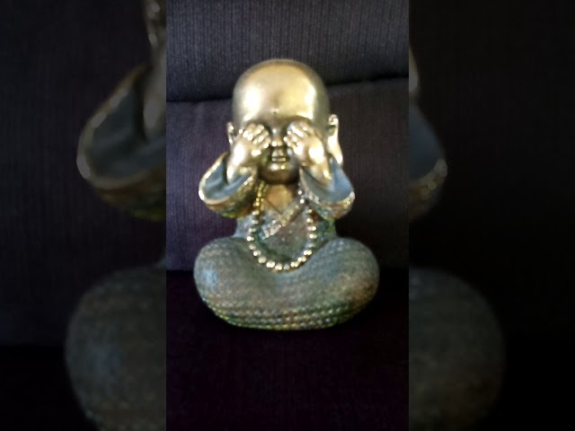 Vídeo relacionado con out of The Blue Figura Decorativa de Buda de polirresina, 11 x 9 x 16,5 cm, en Caja de Regalo