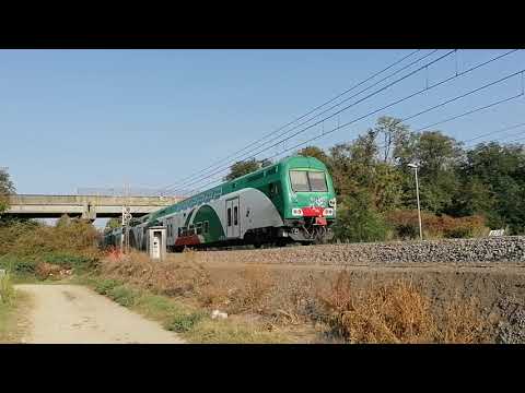 Treno regionale veloce 2462 in transito a Tavazzano (LO)