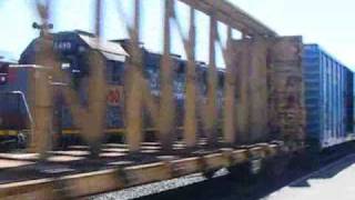 preview picture of video 'UP 5418 Leads a Manifest Through Redding, California'