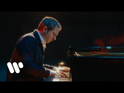 Bertrand Chamayou plays Ravel: 3 Chansons, M. 69: No. 2, Trois beaux oiseaux du paradis