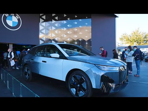 The New BMW iX Flow featuring E-Ink Can Change Colors