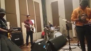 Molenvliet - Untouchable (Rialto Cover)  - Live IG 24 Oktober 2021