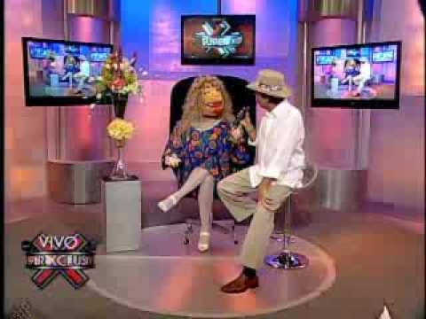 SuperXclusivo 6/19/09 - Director de agencia usa oficina de motel 1/2