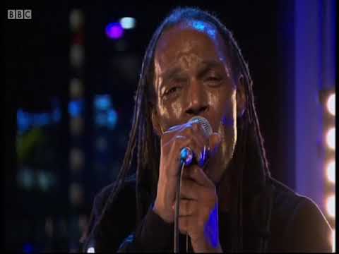 The Beat featuring Ranking Roger, Mirror In The Bathroom