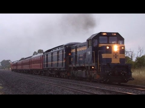 Passenger Trains near Clarkefield: Australian Trains