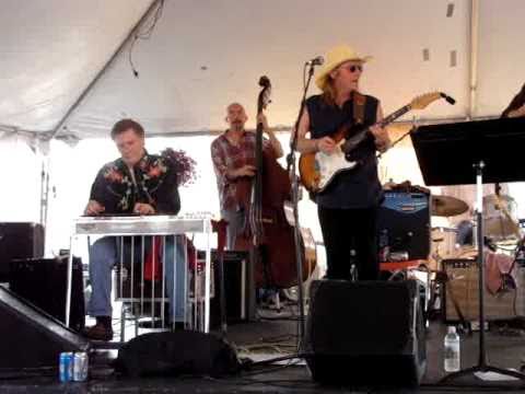 The Salty Dogs - She's the Cat's Meow (and a Dog's Bow Wow)