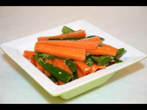 胡蘿蔔和綠辣椒醃菜 - 顯示我的咖喱Aachar食譜。 (Carrot and Green Chili Pickle | Show Me The Curry Aachar Recipe)