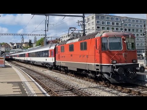SBB Re 4/4 II mit Komp abfahrt in Schaffhausen