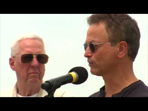 Gary Sinise at AirVenture 2010