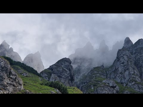 Vf Bucsoiu și cel mai spectaculos traseu din Bucegi...Brana caprelor