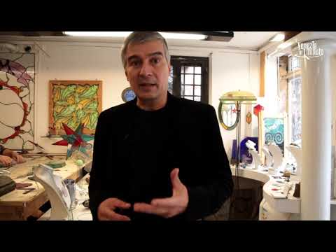 Venezia in un Minuto S04/05 - Playing with light and transparency. The window maker