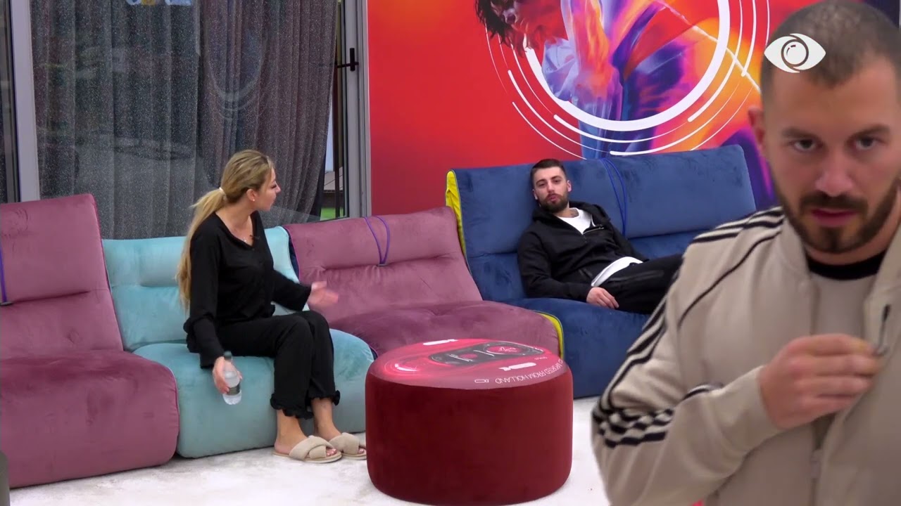 “Mos fol më me mua”/ Sara i kthehet Romeos: Po më prish humorin