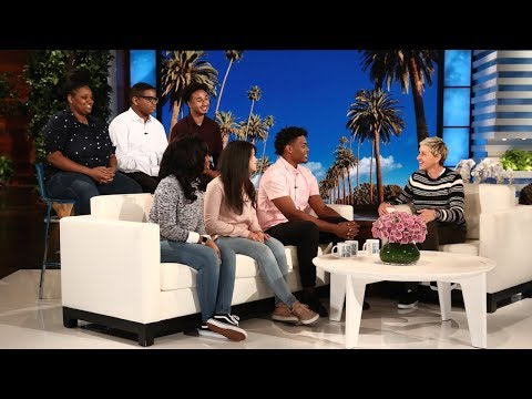 エレン、サミットアカデミーの卒業生を歓迎します (Ellen Welcomes Back the Graduates from Summit Academy)