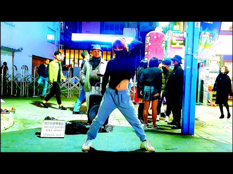 《Halloween_#MrBlackpink》 20191026_235136 #MrBlackpink 🎃#Halloween Guest#Namtao 홍대버스킹 #SnowHorse