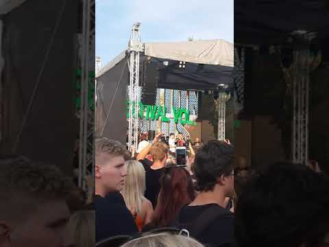 Viktor Sheen x Calin x Hasan x Nik Tendo- Až na měsíc  Milion+ fest. Vol.3