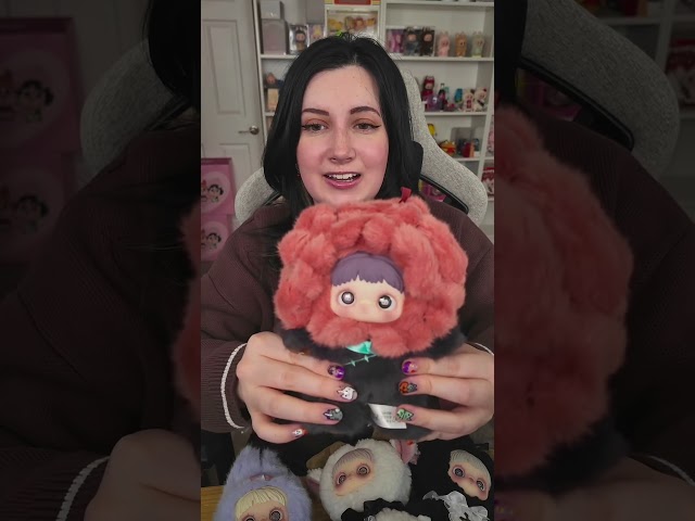 Kolekcjonerska miękka zabawka z zawieszką POP TOP Hi TOY z serii &lsquo;MayMei&rsquo; &ndash; CIEMNY LAS