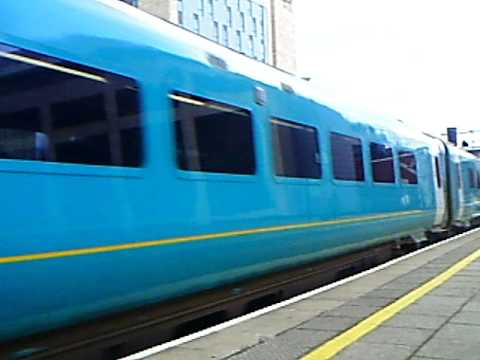 175112 arrives at Cardiff Central
