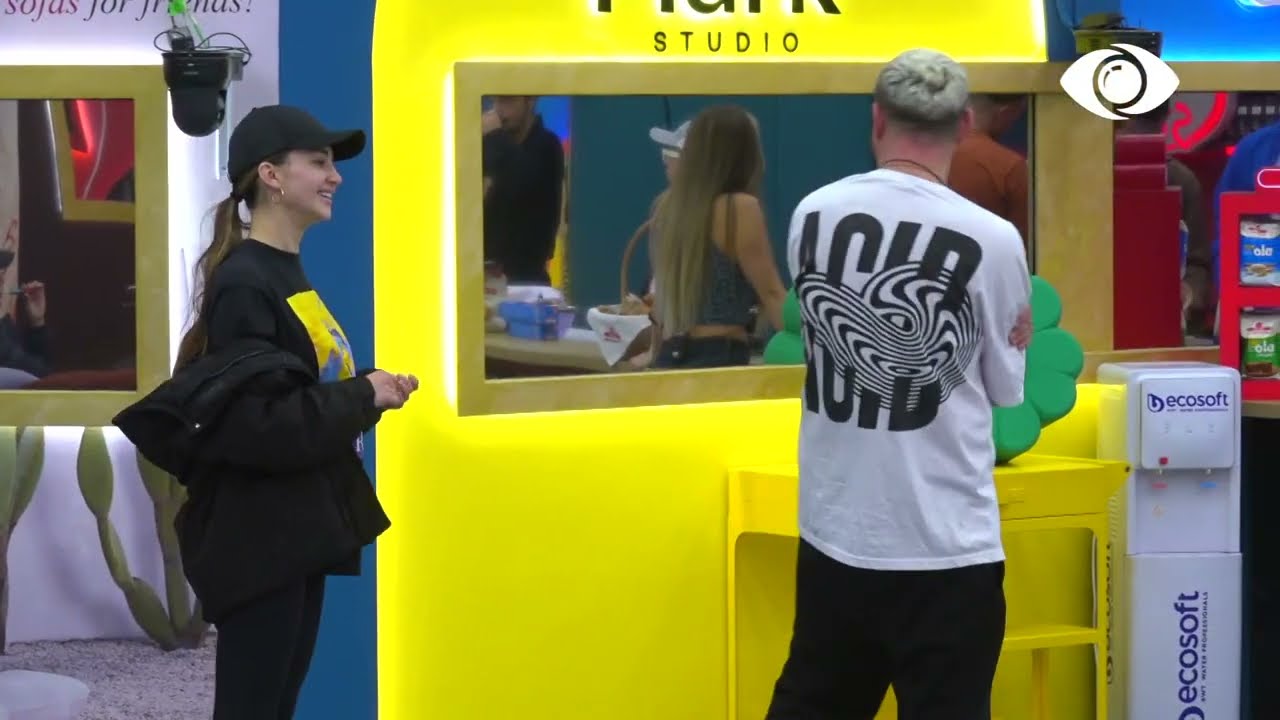 Ngacmime dhe lojëra mes Kiarës dhe Luizit