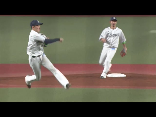 【8回表】これはたまらん!! ライオンズ・源田壮亮 華麗なランニングスローでみせる!! 2022年3月25日 埼玉西武ライオンズ 対 オリックス・バファローズ