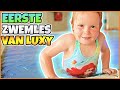 LUXY'S EERSTE ZWEMLES ? | Bellinga Vlog #2770