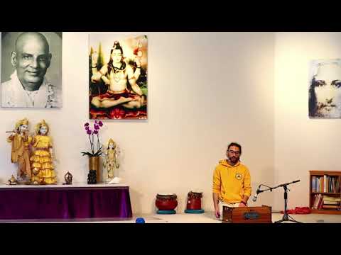 Yogastunde - Meditatives Halten