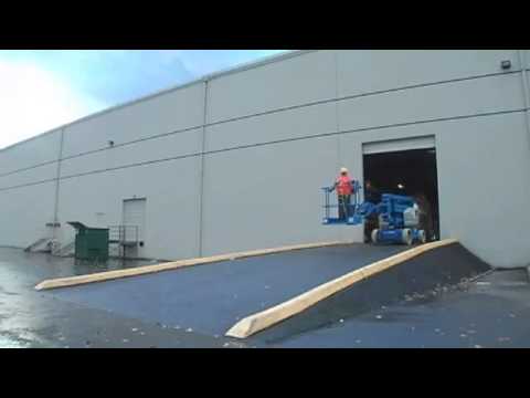 Genie Articulating Boom Z 40 23N   Maneuverability and Storage