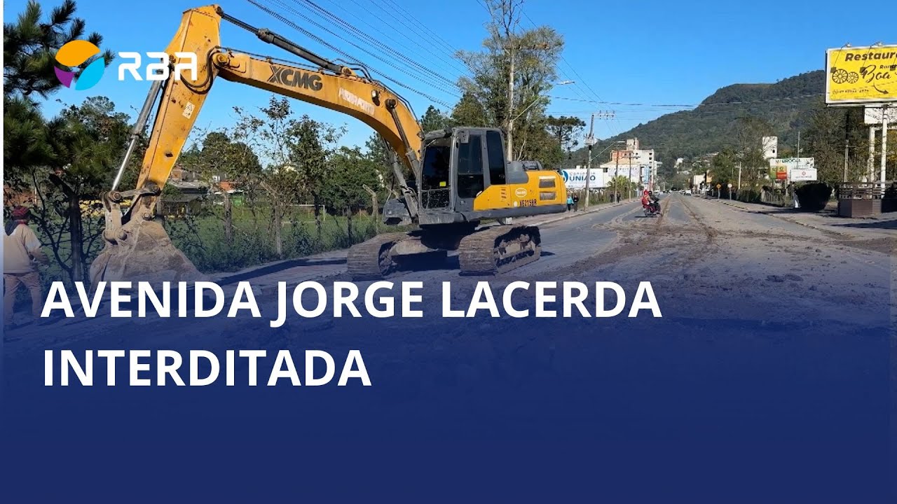 Avenida Jorge Lacerda é fechada para obras de macrodrenagem