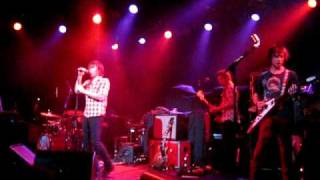 People in Planes - Barracuda (Live)