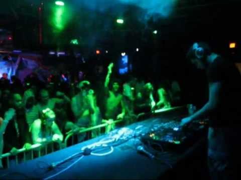 Microsis @ Quad : Lisa Lashes - The Bends (Heatbeat Remix)