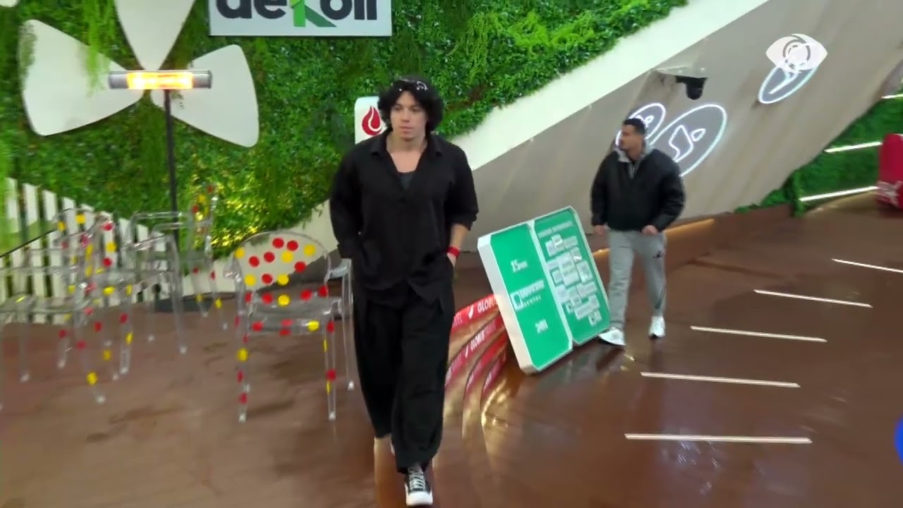 Një nga fjalët e fshehur në pishinë, banorët nuk arrijnë ta gjejnë