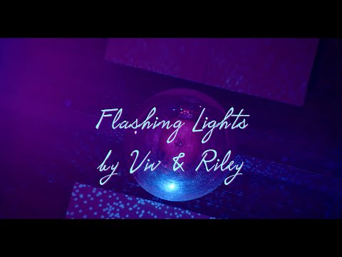 Viv & Riley - Flashing Lights (Live)