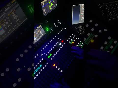 Midas m32 + theatre mix soft, mixing musical line by line
