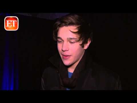Austin Mahone Makes a 'Splash' with Pitbull