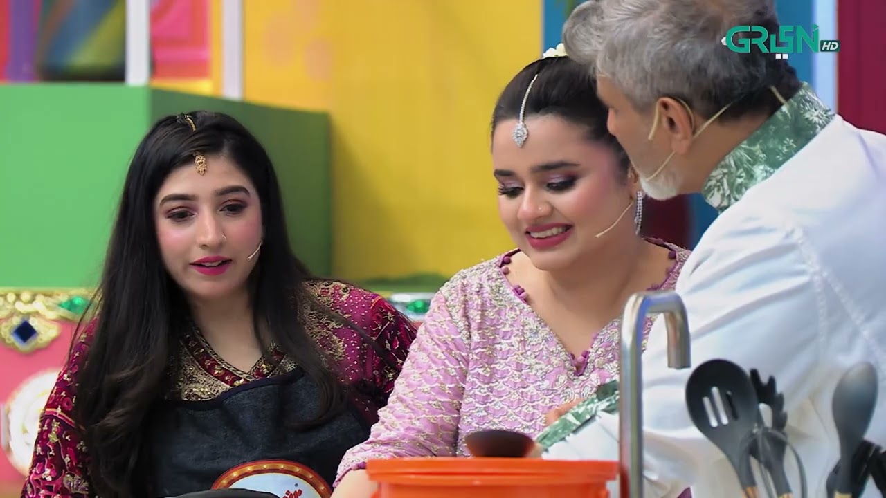 Aaj Tou Larka Chahta Hai Aasmaan Ke Bhi Star Mil Jaye | Mariyam Nafees & Yashma Gill | Green TV