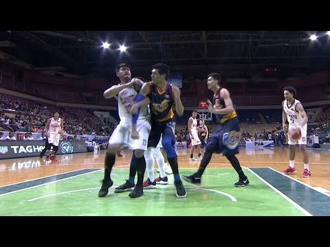 Eric Camson and Raymond Almazan went at it in the second quarter! | PBA Philippine Cup 2018
