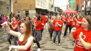 preview picture of video 'BHF Camberley Heart Town Flash Mob 14 July 12'