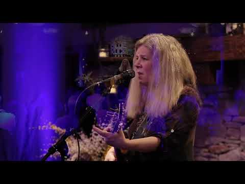 Dar Williams - The Babysitter's Here