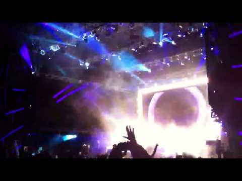 Afrojack plays Tiesto @ EDC NYC 2012