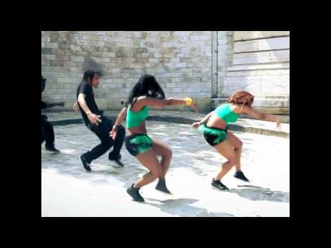 Diplomatis-Pres Oloi Ta Xeria Panw