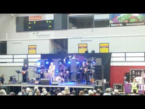 Roni Mäkinen & The Band - I'm Yours (Live @ Mansikka-Ahon Urheiluhalli)