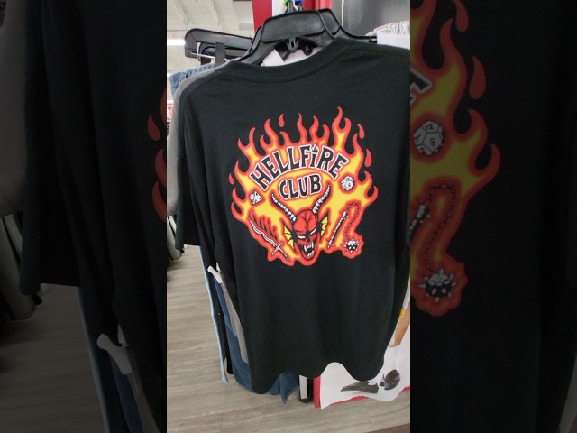 Vídeo relacionado con Stranger Things Pijama Negro de Manga Corta y Pierna Larga para Mujer Hellfire Club | Camiseta Estampada y Pantalones de Dibujos Animados | Ropa de Dormir