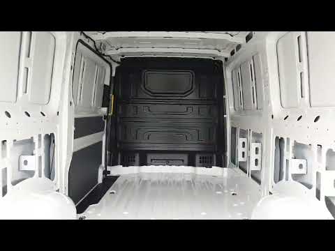 Volkswagen Crafter VAN 2.0TDI 140BHP MEDIUM WHEEL - Image 2