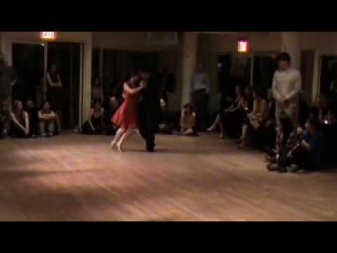  Federico Naveira  and  Inés Muzzopappa  are  dancing  to  a  vals