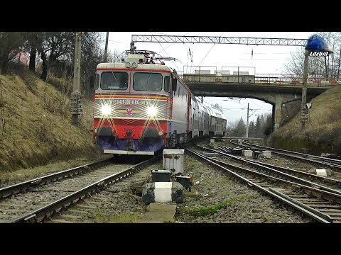 060-EA2 42-0302-8 & R3010 Brașov-Sinaia-București Nord in Gara Predeal Station - 27 - February 2021