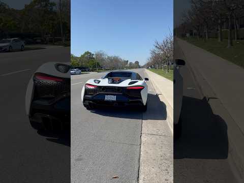 McLaren Artura equipped with race pipes and a custom Valvetronic exhaust system IG: @ssrperformance