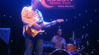 Albert Cummings - Guitar Solo - I'm a Man - 10/20/12