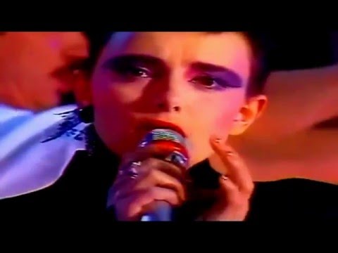 Jeanne Mas - Toot Toot Première Fois (Official) Ft. Les Charlots