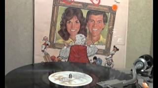 Carpenters - Santa Claus Is Coming to Town [original LP version]