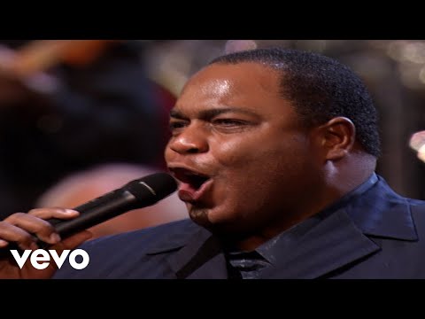 Bill & Gloria Gaither - Build a Bridge [Live] ft. Alvin Slaughter