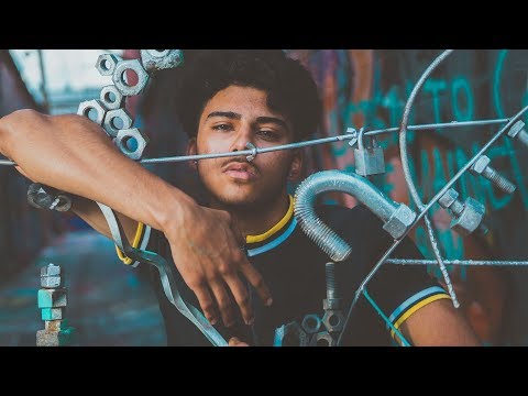 Photography Locations: Graffiti Alley with sony a6300 and godox v860II
